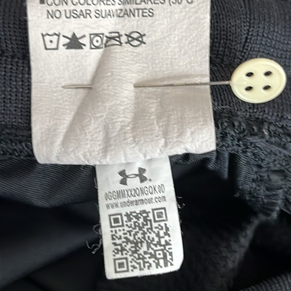 Under Armour jogger pants in black - size small - Picture 6 of 6